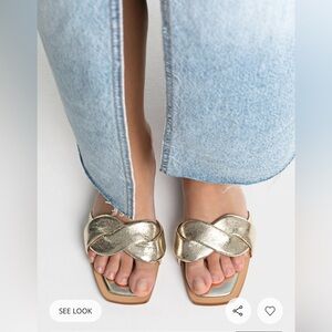 NEW STRADIVARIUS FLAT WOVEN SANDALS SIZE 8